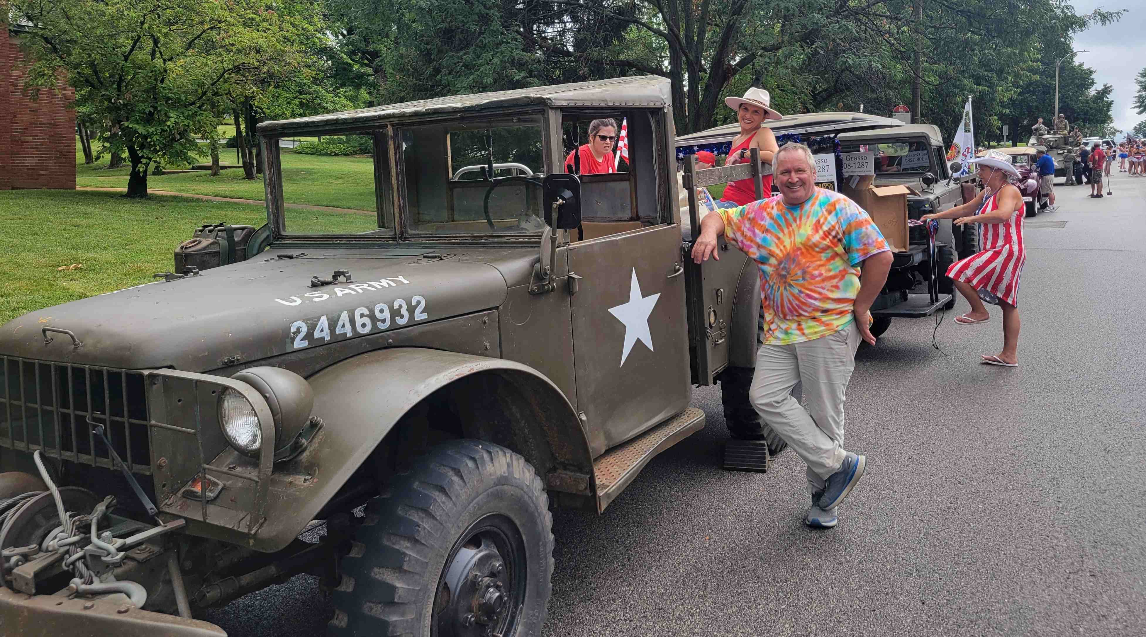 2024-07-04 Lisses in 4th of July parade.jpg